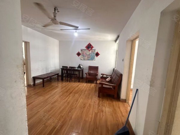 武里山商圈___精装三室___家电家具可配____拎包入住