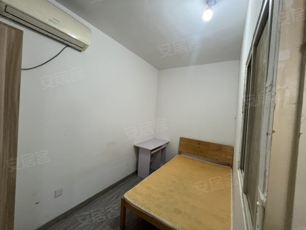 新店北区单间出租。拎包入住