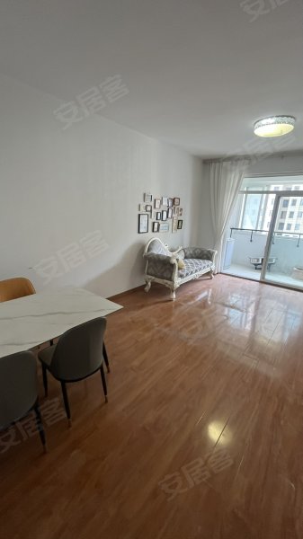 家天下北郡，精装修三房拎包入住价格可谈