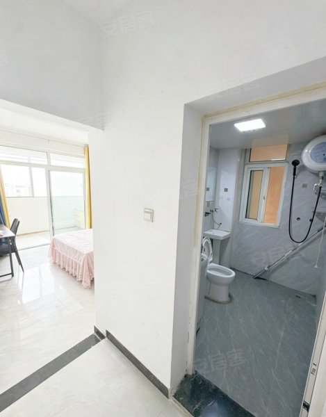 自己的房子_临湖社区主卧独卫带阳台_短租月付民用电有车位工厂