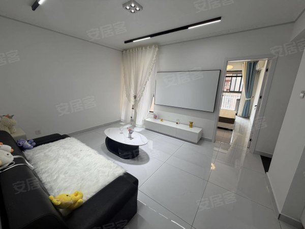 可月付_临泉花苑精装2室2厅_年轻人喜欢的风格_鸭林冲地铁口