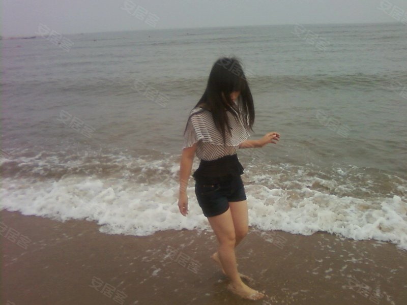 卢红莲生活照 - 金乐家地产 珠江道二店