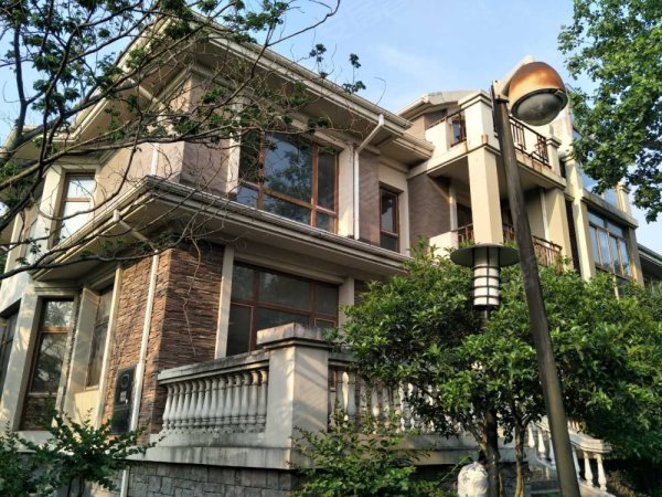 无锡二手房 滨湖二手房 蠡湖新城二手房 山水湖滨花园(别墅) /03:08
