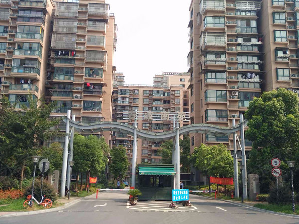 春波南苑