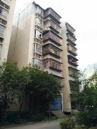 总价52万 首付15万 单价7000多 买精装2房 拎包入住