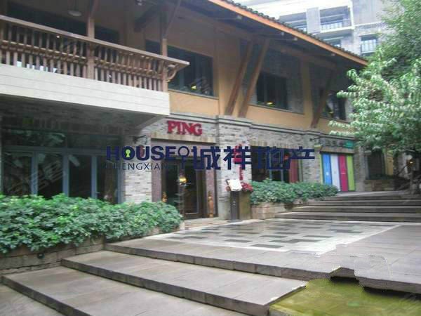 诚祥:渝中区最繁华商圈门面 可开超市可开诊所