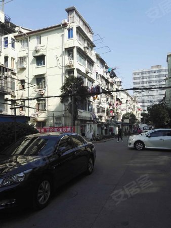 崂山新村,一房急售!紧邻地铁4号线,靠浦东的几