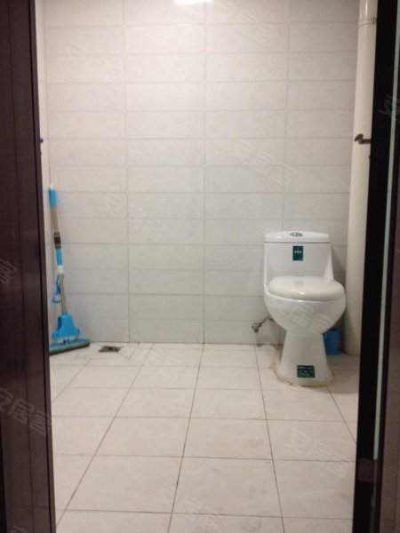 一环路 成都体院旁 四川骨科医院隔别 精装办公