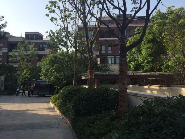 朗诗保利麓院