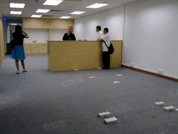 交通方便 东风东路 东宝大厦出租 160方 带装修