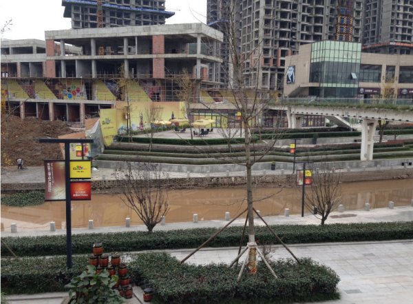 大学城一楼临街门面,单价一万二,低首付,少公摊