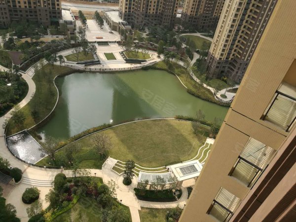 首占一号新区 毛坯 高层 看江 社区花园 总价单价低