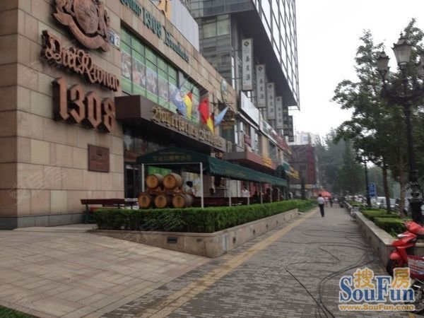 北京最繁华地段 工体北路与工体东路-临街双把