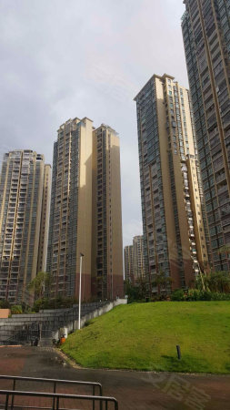 市区前山新城 精装大三房南北通透 106平单价17500急售