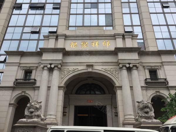 带超大露台 空中别墅 银聚祥邸 挑高7.3米 东南精装5房