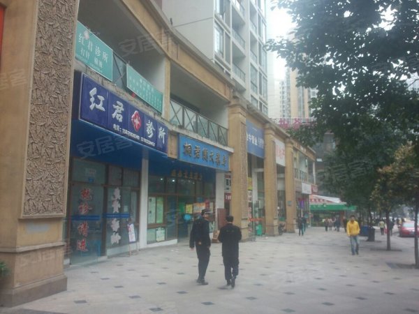 望海花市十字路口超大开间月租金2万2个证可