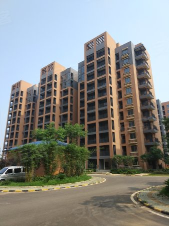 光谷南,佛祖岭f区新分房源80平毛坯,中间楼层采光好,户型好