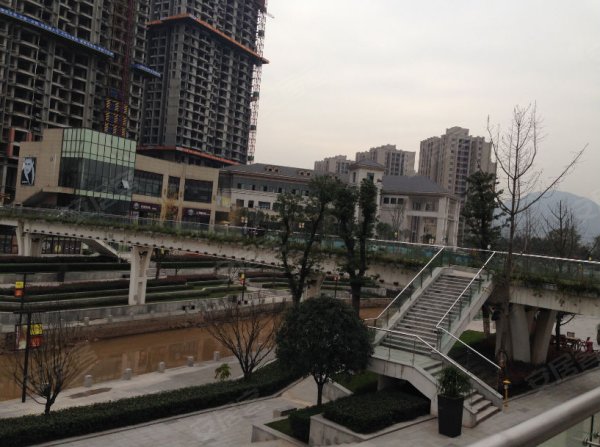 大学城一楼临街门面,单价一万二,低首付,少公摊