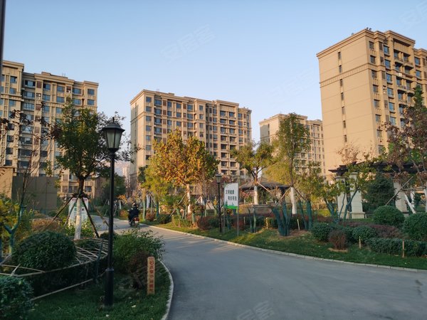 秦皇岛小区 昌黎小区 第二医院小区 东山华府二期实景图 1/ 12 