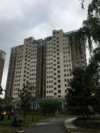 急售 国际公馆旁保利雅苑 精装两房 南北通透 满两年 临地铁