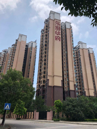 繁华地段东港华府精装三房 南北通透 高层带家私家电诚售215