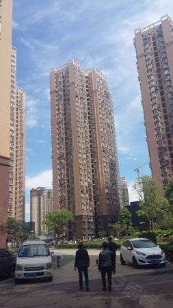 好房房东隆价出售小套三只须68万了可随时看房子