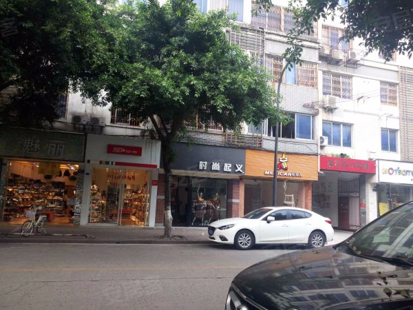 大丰街上地理位置没的说,单价7300\/平米套三超