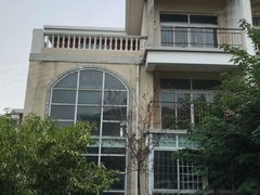 骆马湖 湖滨蓝郡 三层独栋别墅,毛坯,便宜卖 多图 225平方米  5室3厅