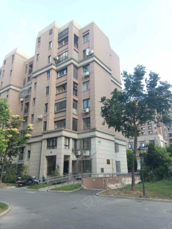 新挂牌共康雅苑二期精装修一房一厅 可直接拎包入住
