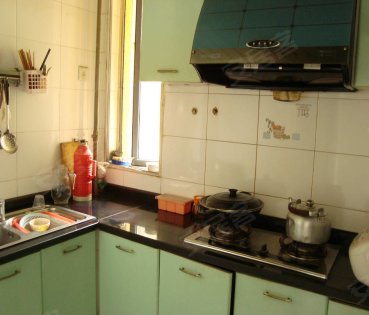 城,蓝波湾租房,家电齐全 拎包入住 小吃一条街地