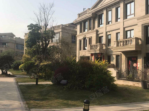 宝龙御湖官邸(公寓)户型图实景图片