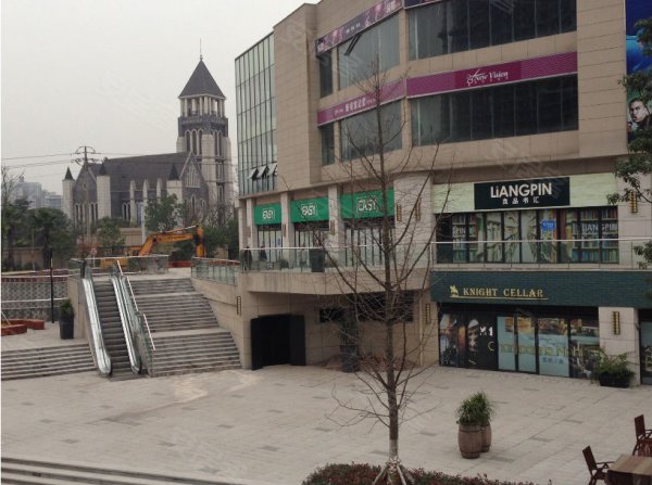 大学城一楼临街门面,单价一万二,低首付,少公摊