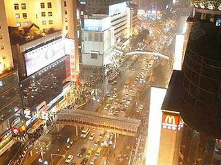 潮流广场 320x240c.jpg