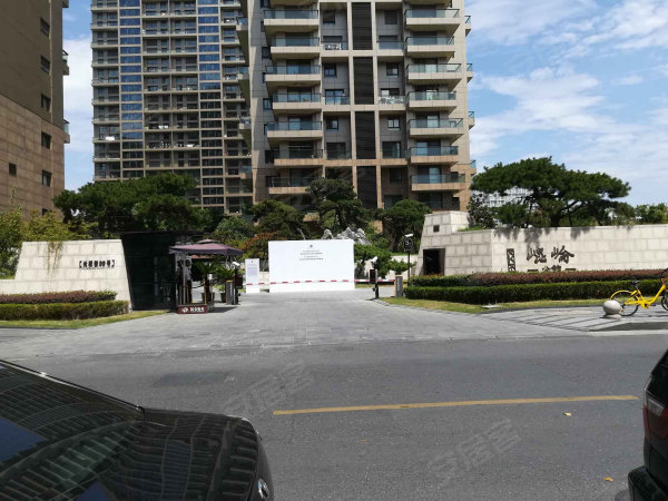 品质大盘,豪华装修,复式跃层,300方仅需1050万,急售!