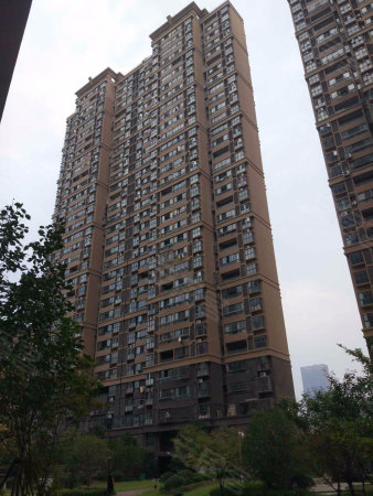 地铁一号线 方大上上城 精装三房拎包入住 房东急售 仅此一套