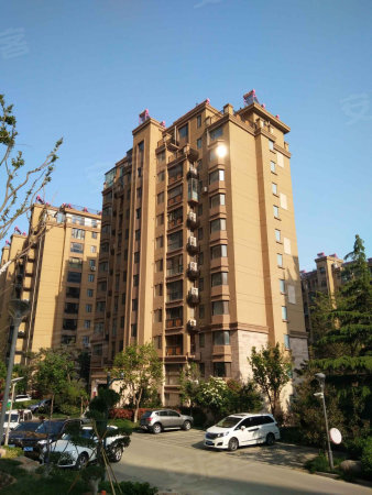市政府西,威高花园东,祥云花园四期大平层212平四室带储