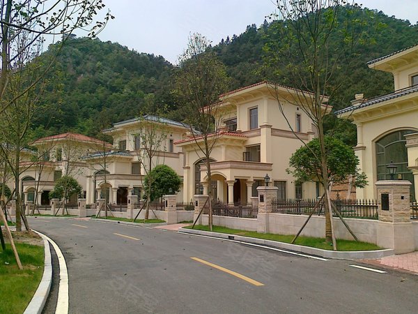 重庆小区 江津小区 双福新区小区 恒大金碧天下(别墅)  实景图 1/ 4 &