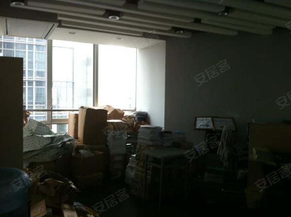 河北最旺地段 维多利广场大面积出售 优衣库旗