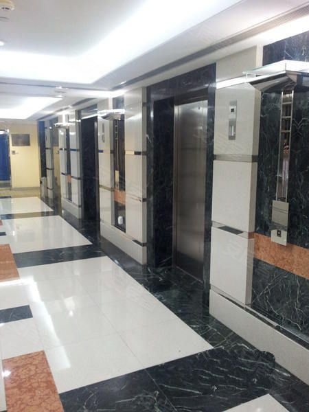 解放碑450平精装高品质楼、租金价格含税、含