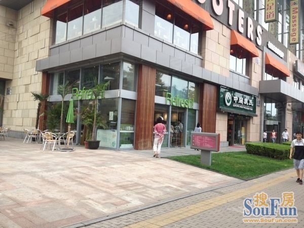 北京最繁华地段 工体北路与工体东路-临街双把