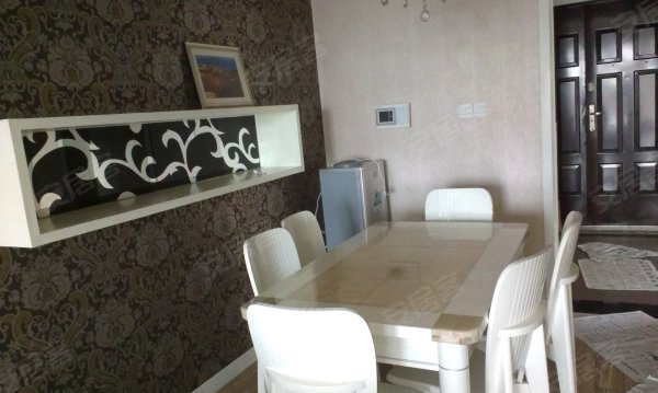 中海龙湾半岛套三原是业主自住,用的名牌