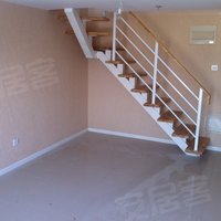 西南角地铁、大悦城对过、南城街LOFT 86平可办理注册手续
