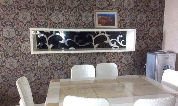 中海龙湾半岛套三原是业主自住,用的名牌