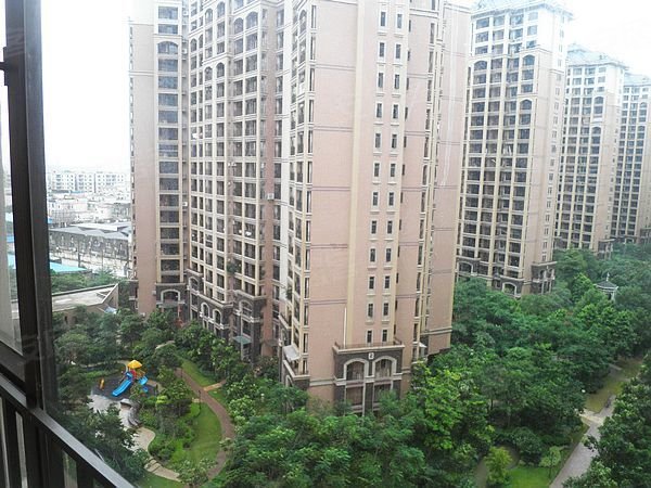 住用足材料 标准装修 温馨舒适 望向优美花园 有