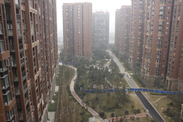 蓝光花满庭洞子口路333号