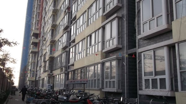 龙海南苑,鹿泉市租房,个人出租龙海南苑3室2厅