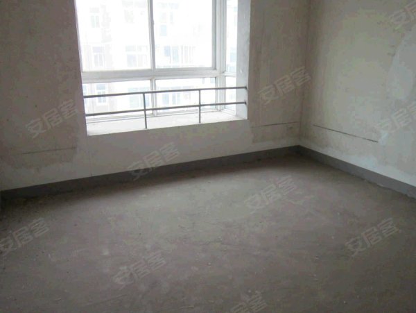 江大园,沌口租房,江大园 --毛坯三房 1200出租~