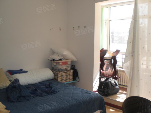 繁荣路与桦甸街交汇处枫桦美地小区新装修