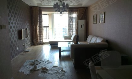 中海龙湾半岛套三原是业主自住,用的名牌