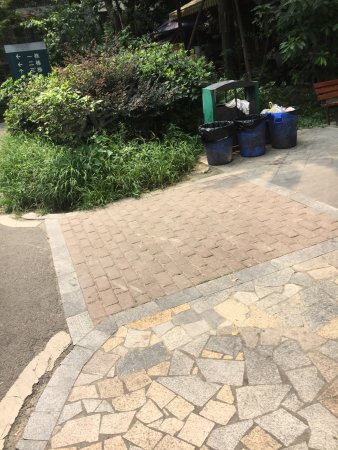 怡泰花园、3楼带大平台、套二精装修、14年次